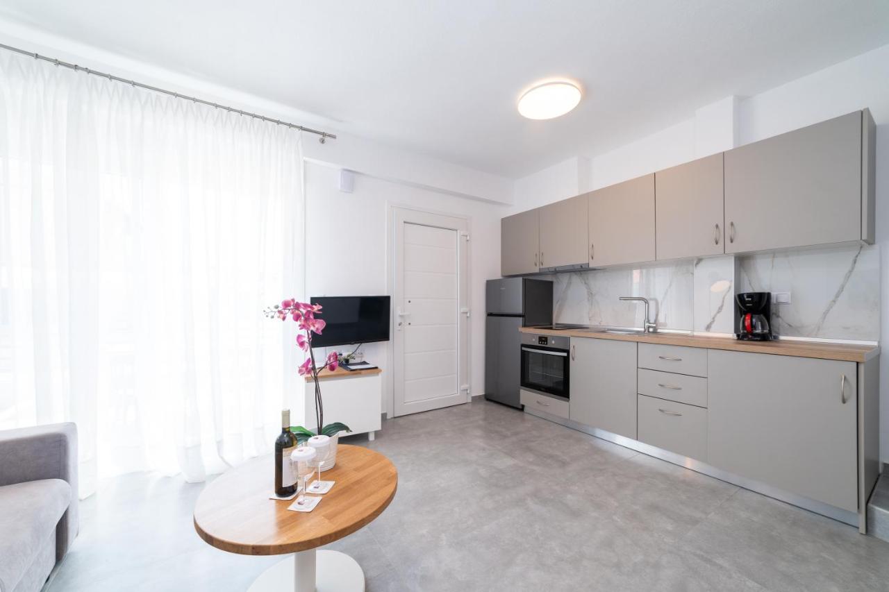 Dionysos Residential Complex Apartment Ofrinion Exterior photo